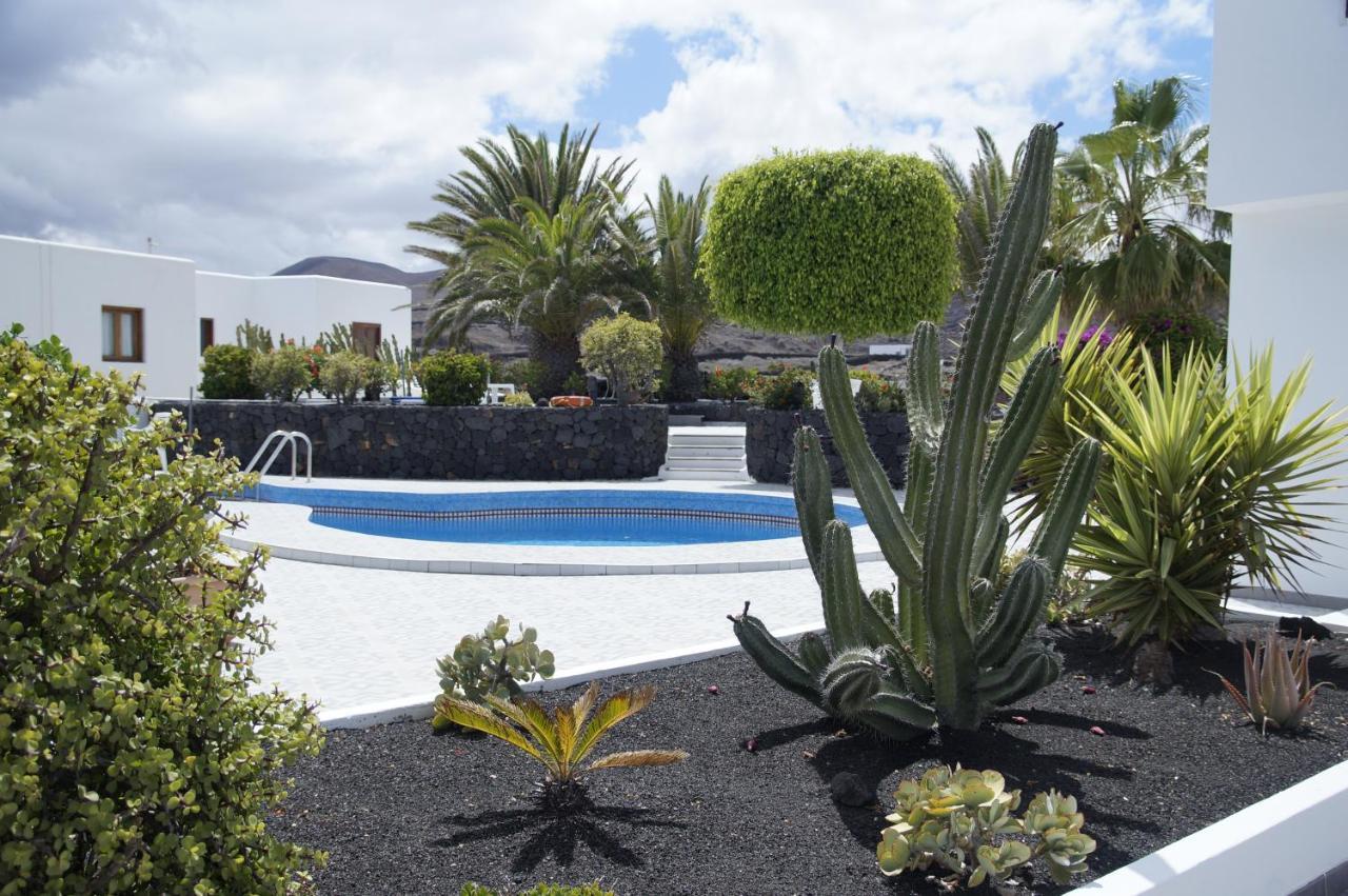 Apartments Casa Blanca Charco del Palo Exterior photo