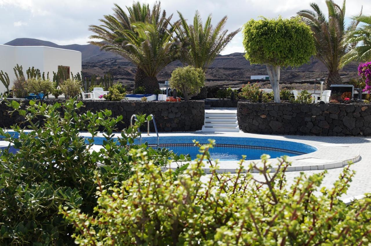 Apartments Casa Blanca Charco del Palo Exterior photo